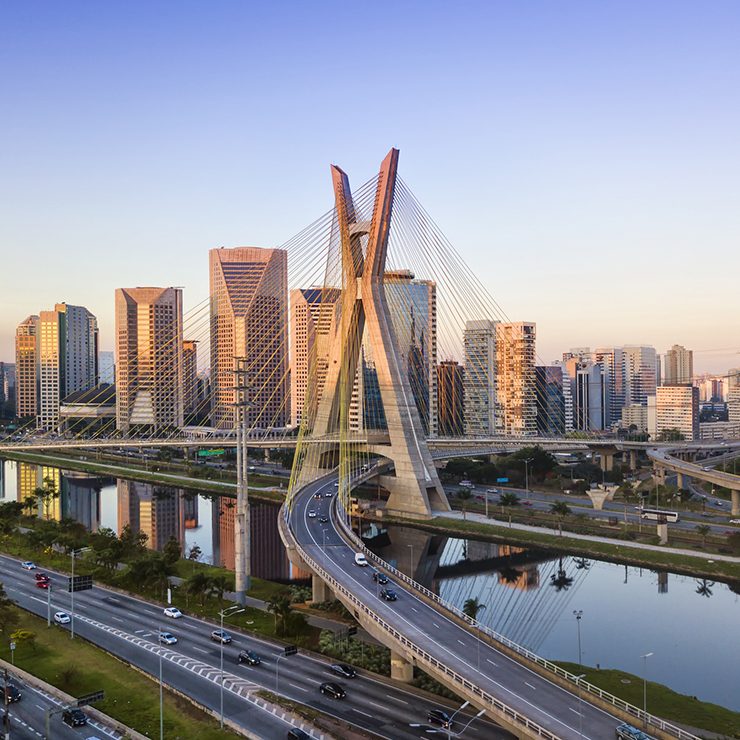 Vista panorámica de Bari y su paseo marítimo