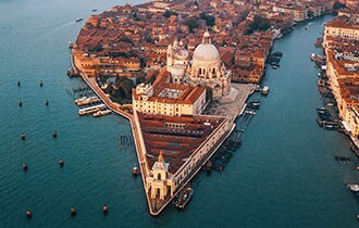 VENICE. END OF SUMMER SPECTACLE