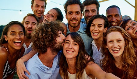 Faites voyager vos amis!